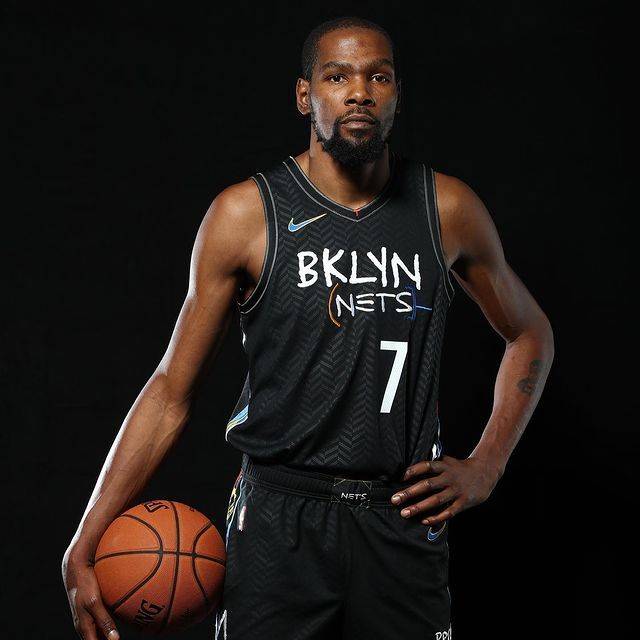 于季后赛首 于季后赛首