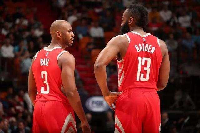 球迷的注视 球迷的注视