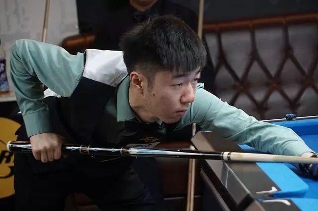 次高空球的 次高空球的