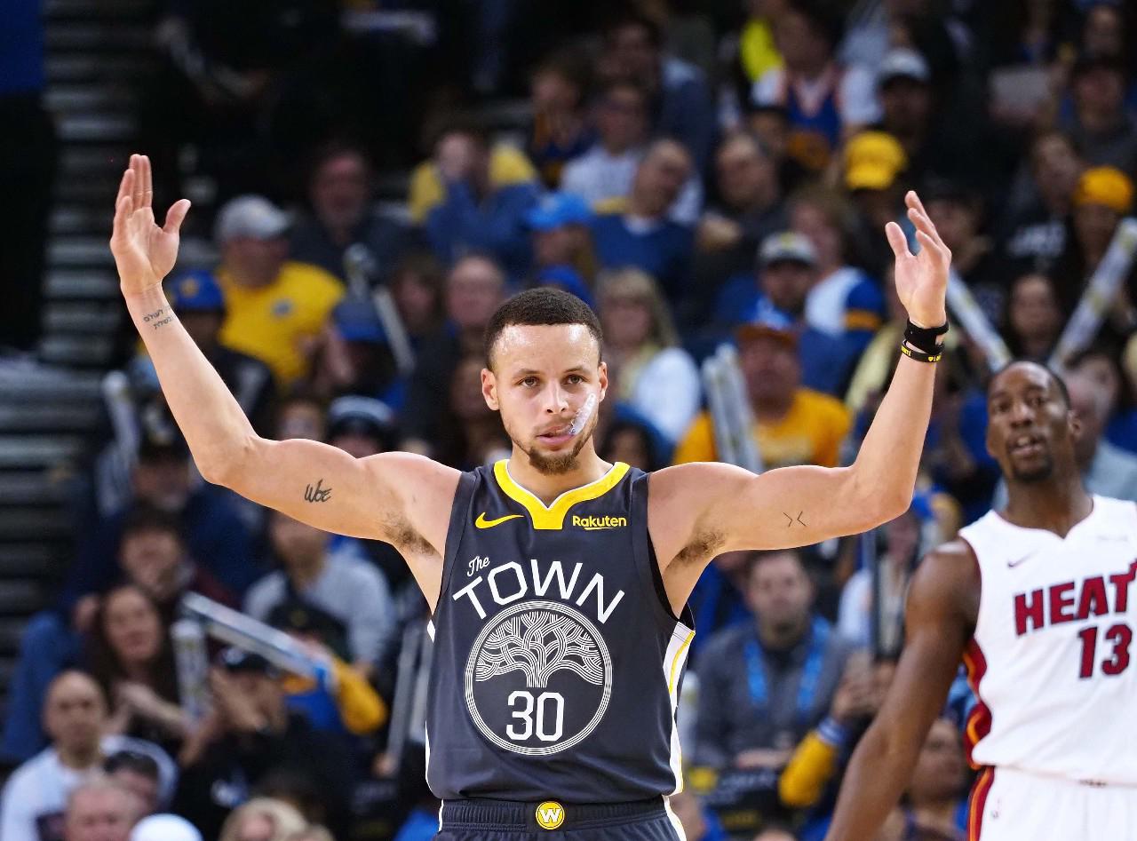 上展现出一 上展现出一