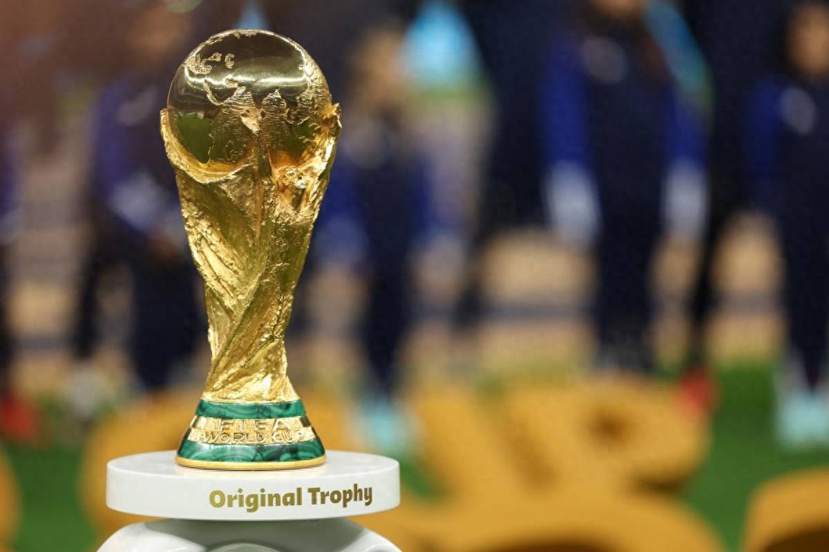 到场上争议 到场上争议